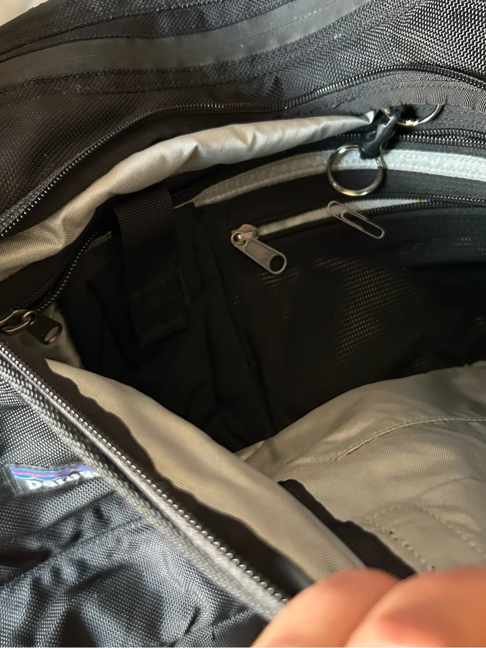 Patagonia MLC Travel Bag 45L Discontinued Black 3Way Briefcase/Backpack/Carry-On - Picture 2 of 6